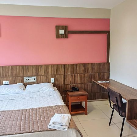 Piloes Palace Hotel Mineiros Extérieur photo