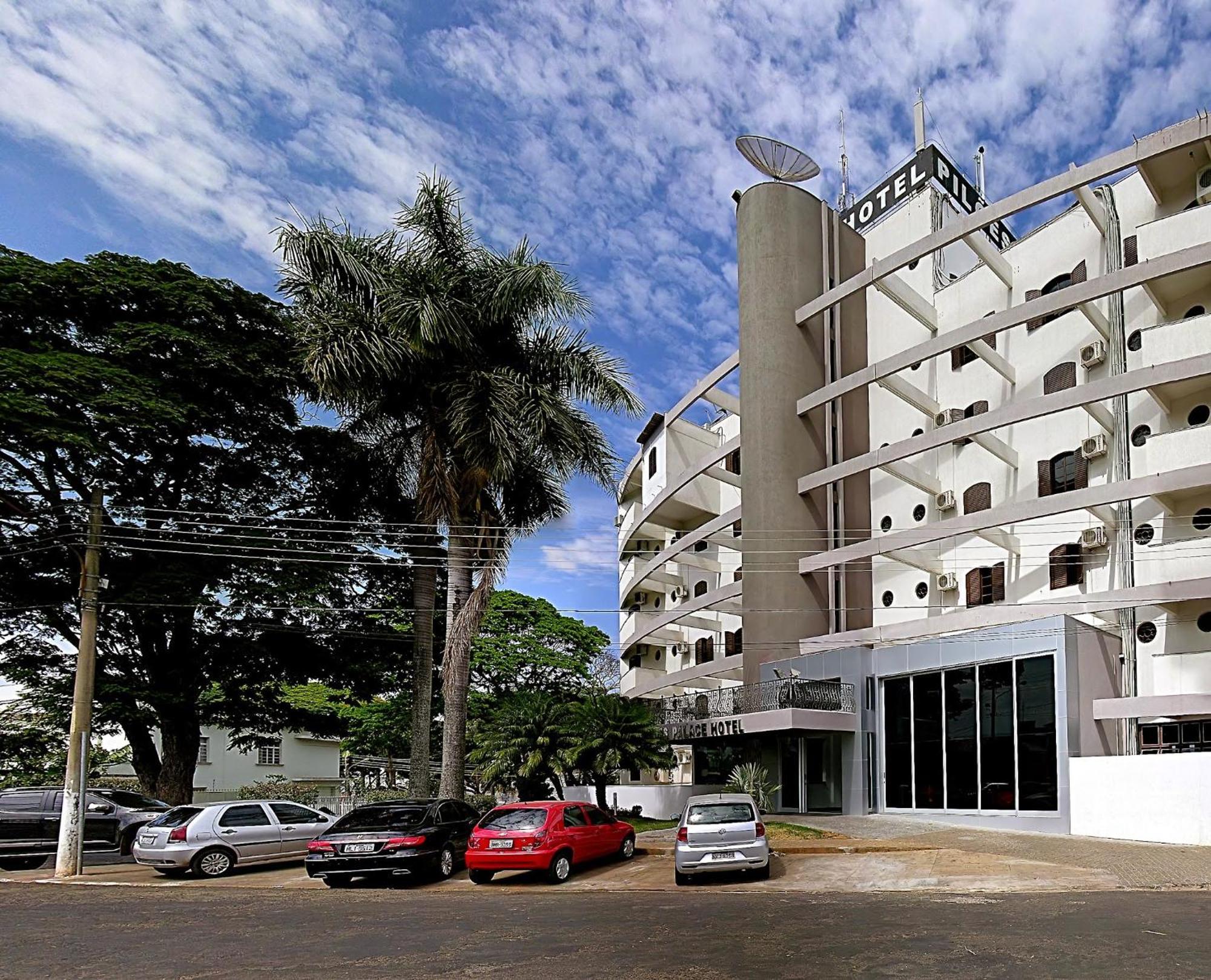 Piloes Palace Hotel Mineiros Extérieur photo